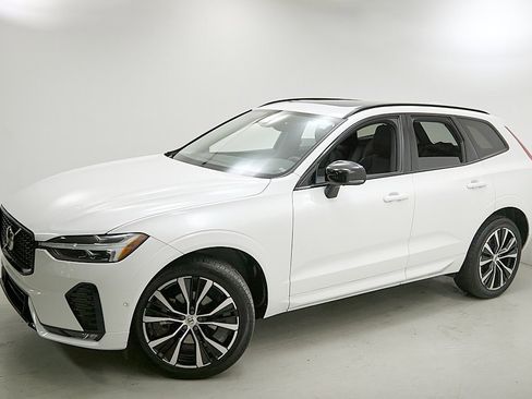 Certified 2023 Volvo XC60 B5 Plus w/ Protection Package Premier image 3