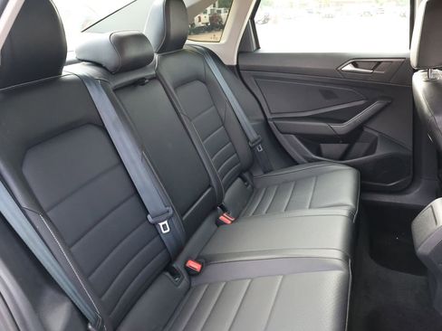 Used 2024 Volkswagen Jetta SE FWD image 33