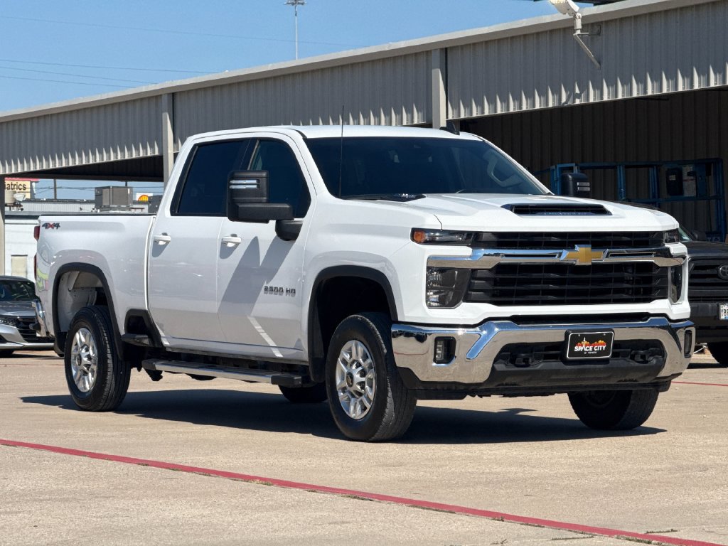 Used 2025 Chevrolet Silverado 2500 LT w/ Convenience Package AWD/4WD image 8