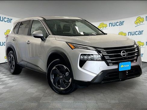Used 2025 Nissan Rogue SV AWD/4WD image 1