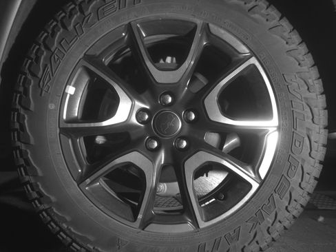 Used 2025 Jeep Compass Trailhawk AWD/4WD image 14