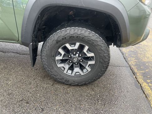 Certified 2021 Toyota Tacoma TRD Off-Road w/ Technology Package image 11