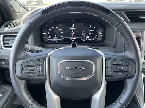Used 2023 GMC Yukon Denali w/ Advanced Technology Package AWD/4WD image 22