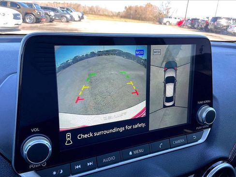 Used 2024 Nissan Sentra SR w/ SR Premium Package image 13