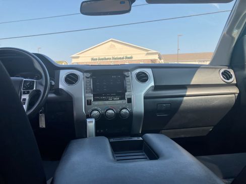 Used 2021 Toyota Tundra SR5 w/ SR5 Upgrade Package RWD image 29