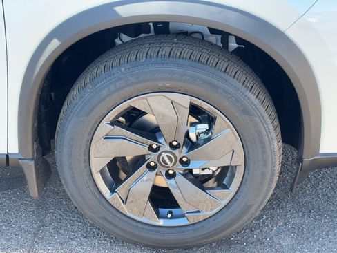 New 2026 Nissan Rogue SV FWD image 10