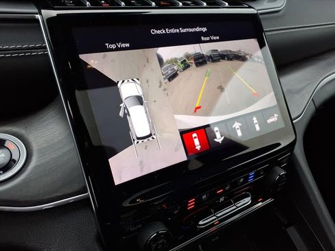 Used 2024 Jeep Grand Cherokee L Limited w/ Luxury Tech Group II image 27