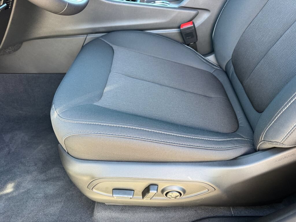 New 2027 Jeep Grand Cherokee Laredo RWD image 19