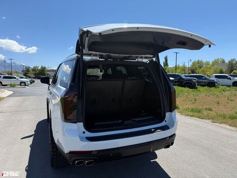 Used 2026 GMC Yukon Denali Ultimate AWD/4WD image 13