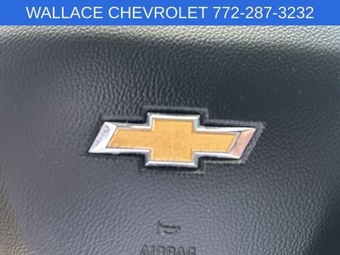 Used 2023 Chevrolet Traverse LT FWD image 21