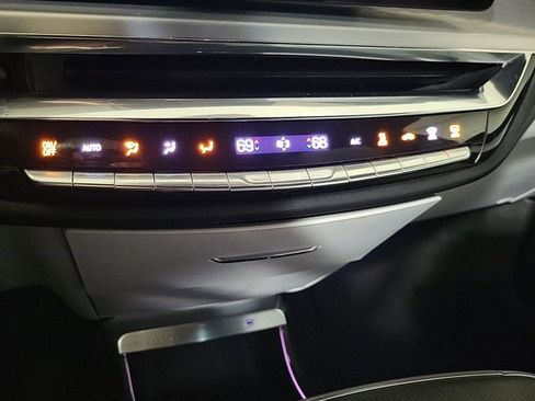 Used 2024 Cadillac Lyriq Luxury image 21