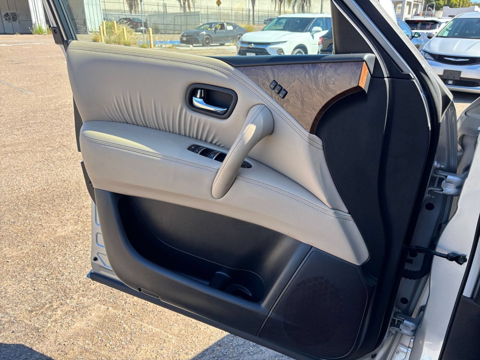 Used 2024 Nissan Armada SL RWD image 18