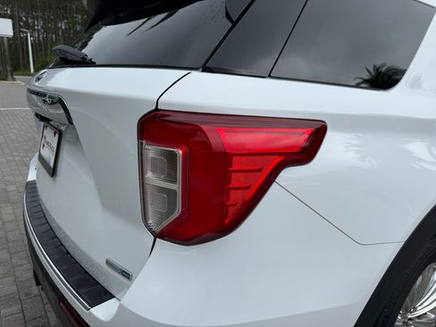 Used 2020 Ford Explorer Limited w/ Class III Trailer Tow Package image 13