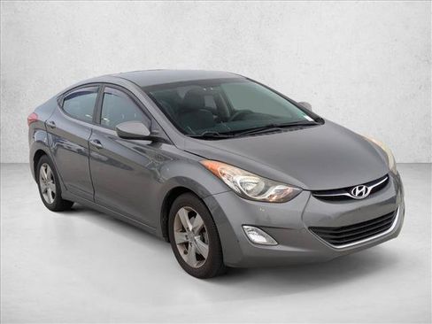 Used 2013 Hyundai Elantra GLS w/ Preferred Pkg FWD image 3