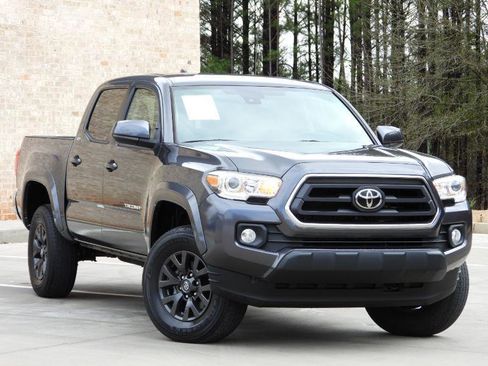 Used 2020 Toyota Tacoma SR5 image 12