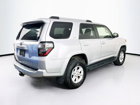 Used 2021 Toyota 4Runner SR5 AWD/4WD image 9