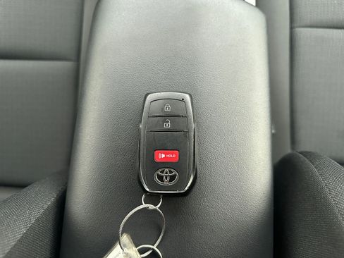 Used 2025 Toyota Prius LE image 22