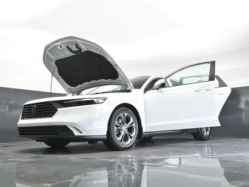 Used 2023 Honda Accord EX image 44