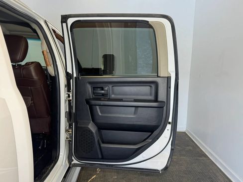Used 2013 RAM 2500 Tradesman w/ Chrome Appearance Group AWD/4WD image 32