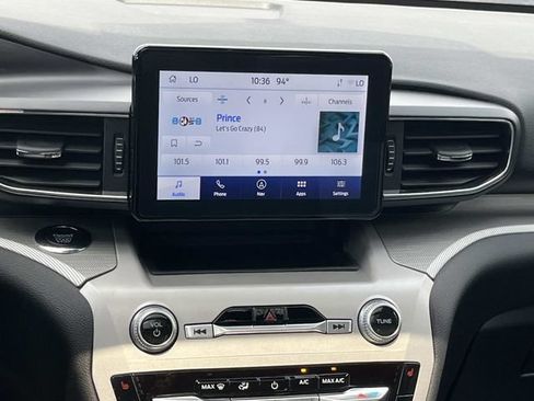 Used 2024 Ford Explorer XLT w/ Equipment Group 202A AWD/4WD image 21