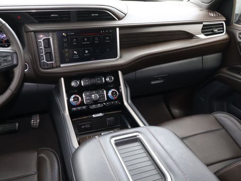 Used 2024 GMC Yukon XL Denali w/ Max Trailering Package image 12