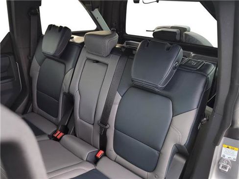 Used 2022 Ford Bronco Outer Banks image 13