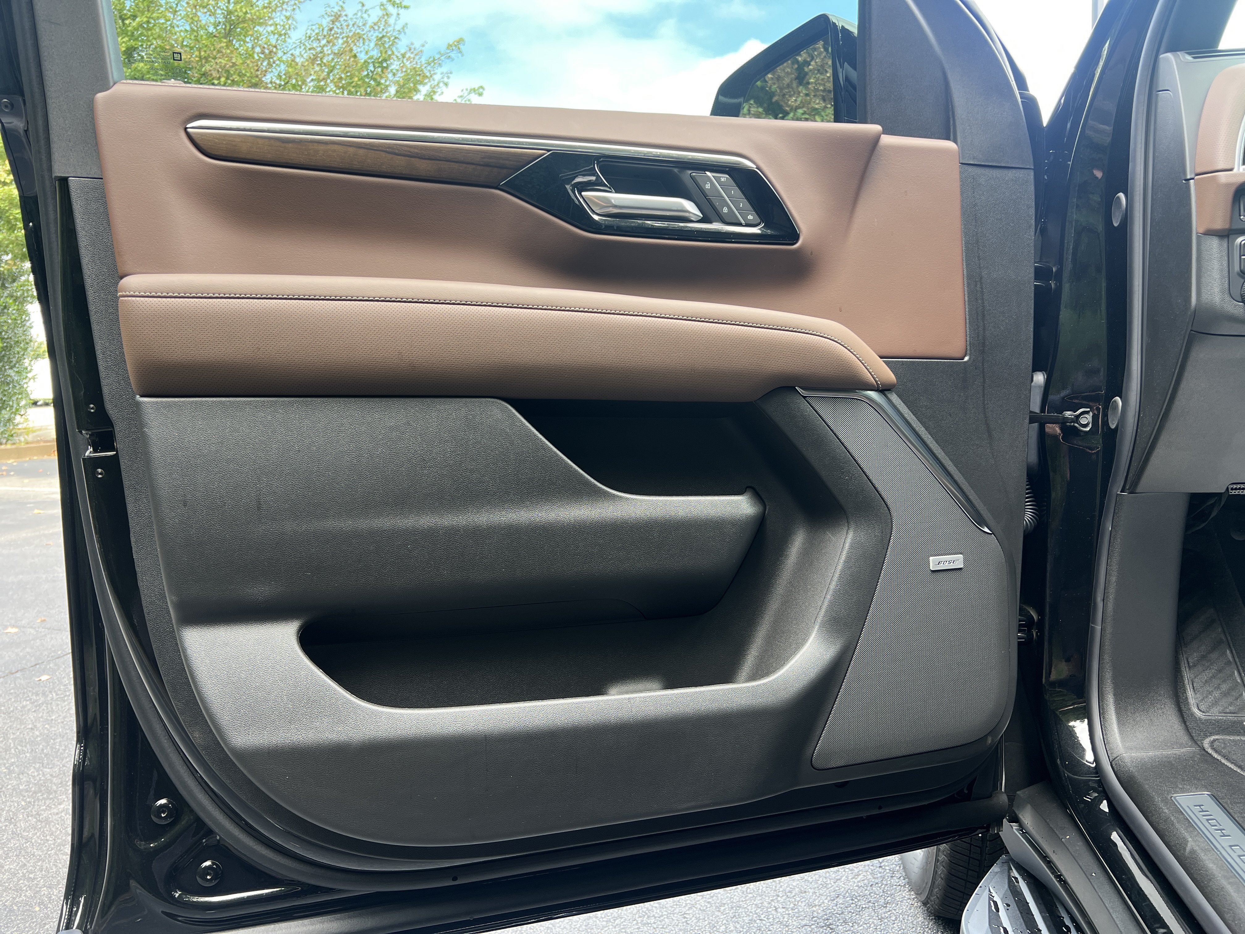New 2026 Chevrolet Tahoe High Country w/ Sun And Tow Package AWD/4WD image 15
