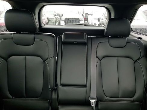 New 2025 Jeep Grand Cherokee Limited w/ Black Appearance Package image 36