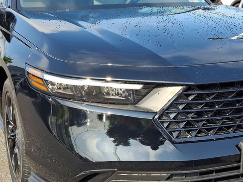 Used 2025 Honda Accord SE image 9