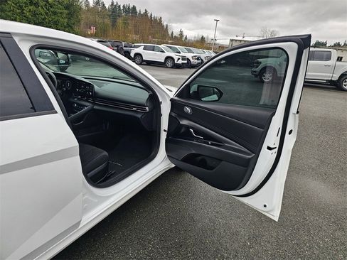 Used 2021 Hyundai Elantra SEL w/ Convenience Package image 27