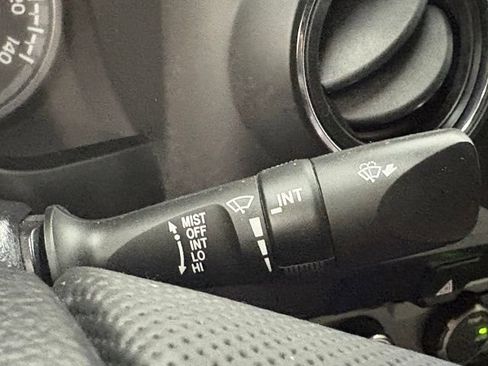 Used 2022 Toyota Tacoma TRD Off-Road AWD/4WD image 18