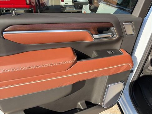 New 2026 GMC Sierra 2500 Denali Ultimate image 12