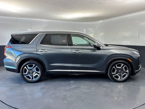 Used 2023 Hyundai Palisade SEL w/ Premium Package AWD/4WD image 2