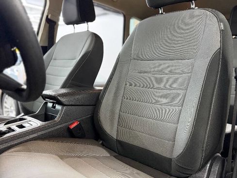 Used 2017 Ford Escape S image 5