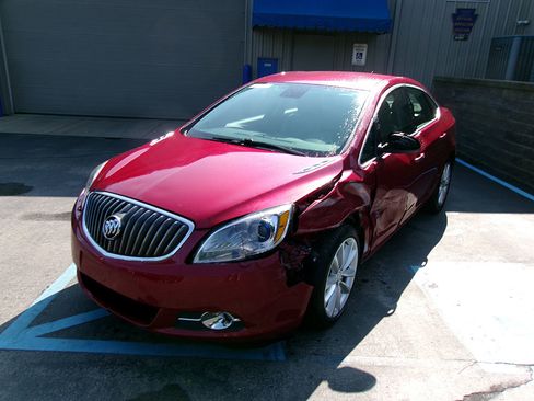 Used 2013 Buick Verano FWD image 2