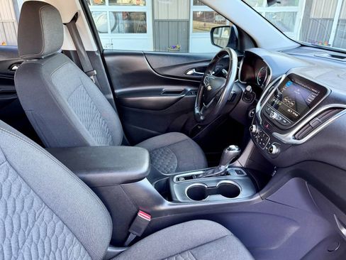 Used 2020 Chevrolet Equinox LT FWD image 16
