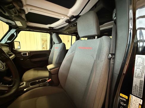 Used 2024 Jeep Wrangler Unlimited Rubicon w/ Convenience Group image 21