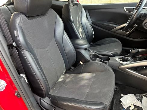 Used 2016 Hyundai Veloster w/ Option Group 02 FWD image 16