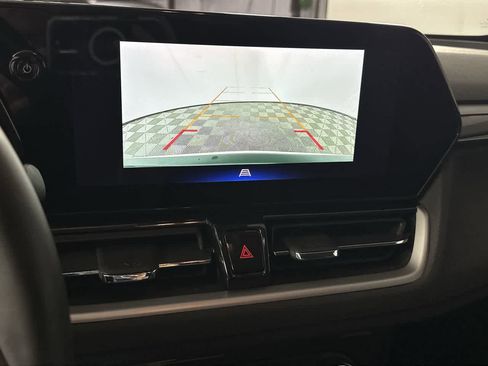 Used 2024 Chevrolet TrailBlazer LT w/ Convenience Package image 4