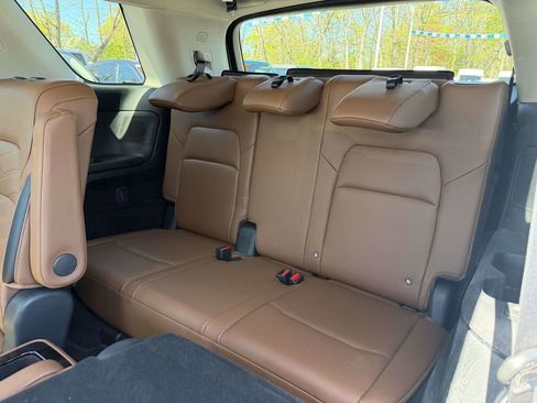 Used 2025 Nissan Pathfinder Platinum AWD/4WD image 17