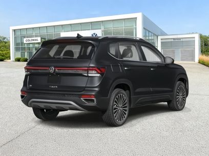 New 2025 Volkswagen Taos SE w/ Taos Adventure Package (SXB)
