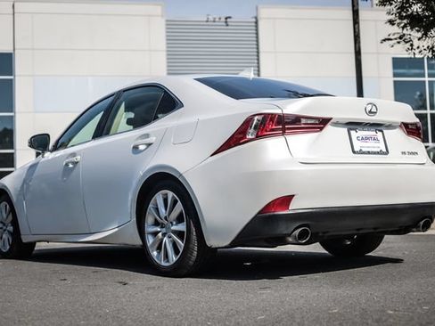 Used 2016 Lexus IS 200t RWD image 20