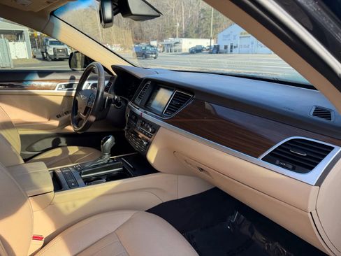 Used 2017 Genesis G80 3.8 image 17