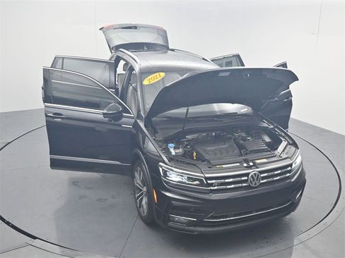 Used 2021 Volkswagen Tiguan SEL Premium R-Line image 52