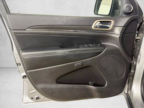 Used 2017 Jeep Grand Cherokee Limited AWD/4WD image 12