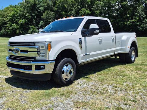 Used 2017 Ford F350 Lariat w/ Lariat Ultimate Package image 2