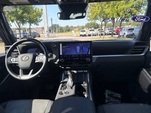 Used 2024 Lexus GX 550 w/ Accessory Package (31) AWD/4WD image 17