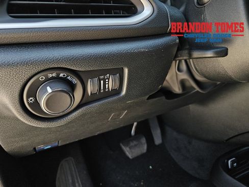 New 2026 Chrysler Voyager LX FWD image 14