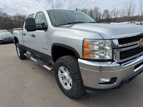 Used 2012 Chevrolet Silverado 2500 LT w/ Interior Plus Package AWD/4WD image 12