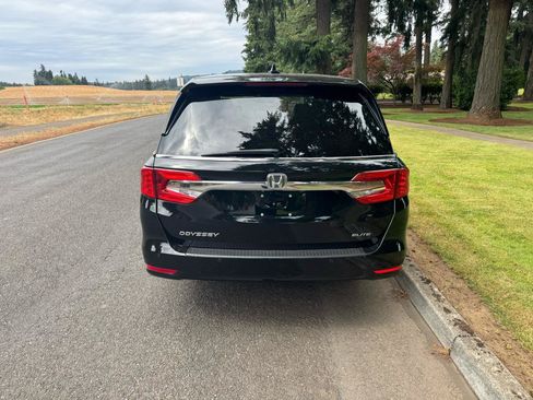 Used 2020 Honda Odyssey Elite image 4